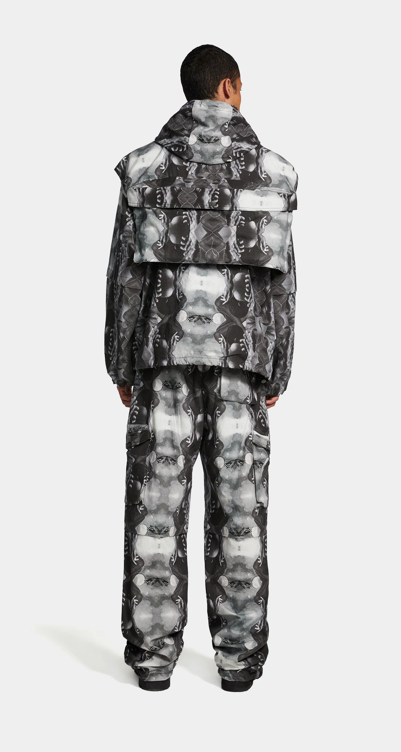 DAILY PAPER SOURCE LANDSCAPE TRACK JACKET BLACK WHITE